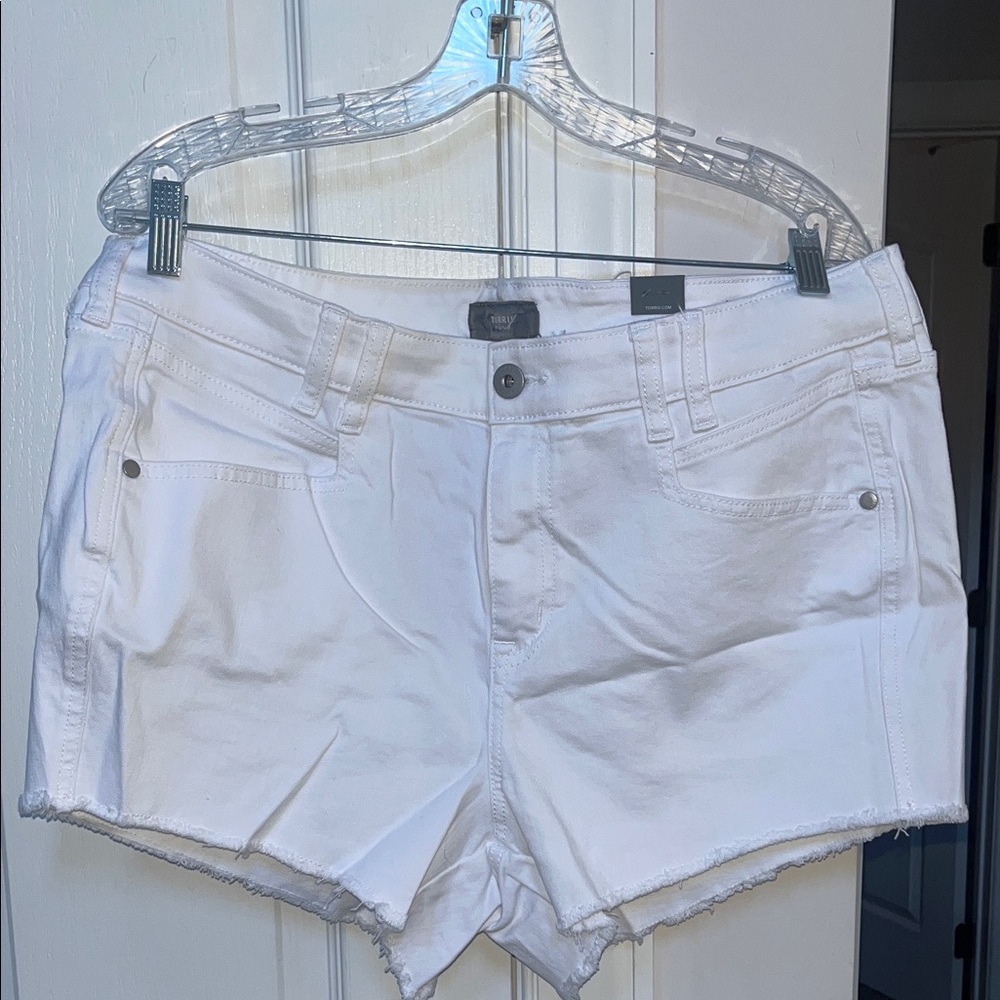 NWT Torrid Optic White mid rise denim jean shorts Size 14